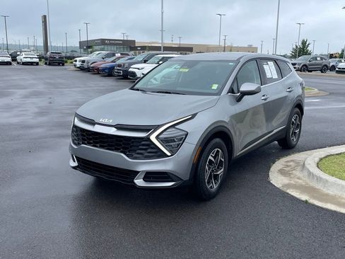 Certified 2024 Kia Sportage LX FWD image 3