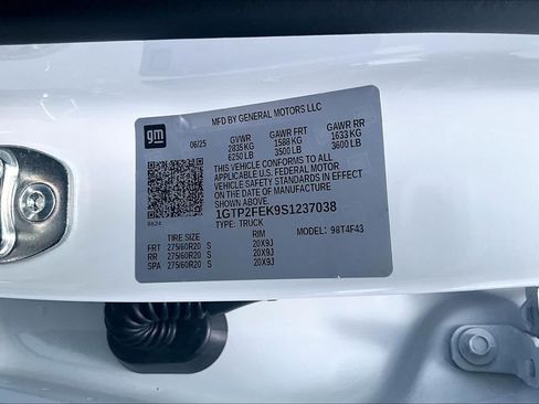 Used 2025 GMC Canyon Denali AWD/4WD image 34
