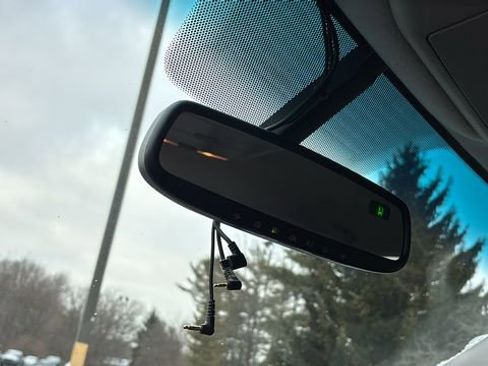 Used 2010 Toyota Tundra Limited image 24