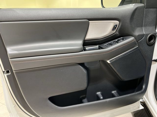Certified 2025 Ford Expedition Active AWD/4WD image 22