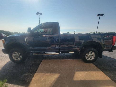 Used 2017 Ford F250 XL w/ Power Equipment Group AWD/4WD image 5