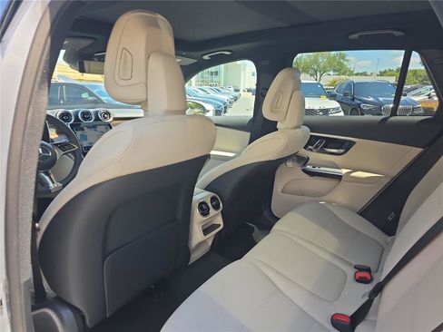Used 2026 Mercedes-Benz GLC 300 4MATIC image 12