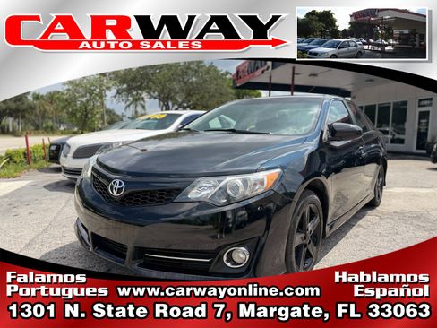 Used 2012 Toyota Camry SE FWD image 1