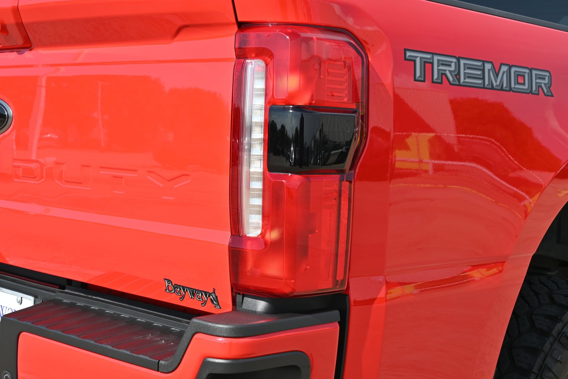 Used 2025 Ford F350 Lariat w/ Tremor Off-Road Package AWD/4WD image 21