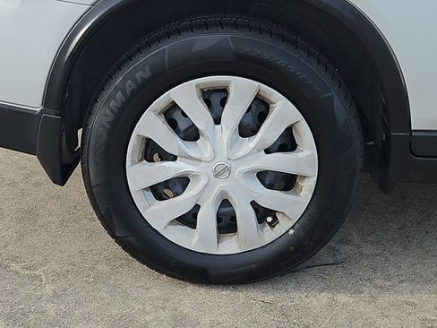 Used 2019 Nissan Rogue S FWD image 22
