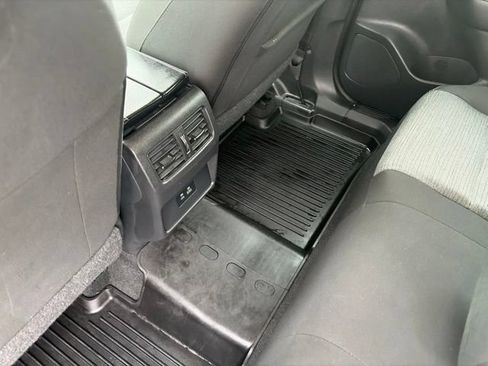 Used 2023 Nissan Rogue SV FWD image 29