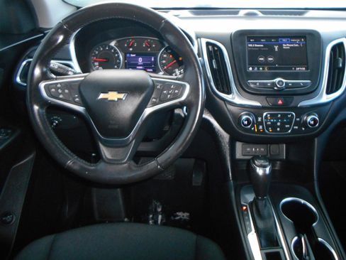 Used 2019 Chevrolet Equinox LT w/ Driver Convenience Package image 4