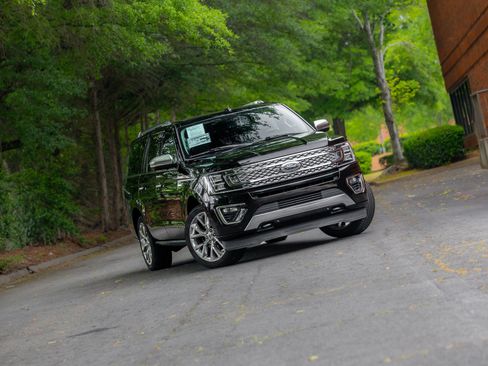 Used 2018 Ford Expedition Max Platinum AWD/4WD image 21