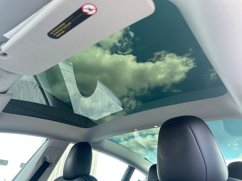 Used 2021 Tesla Model 3 Long Range image 26