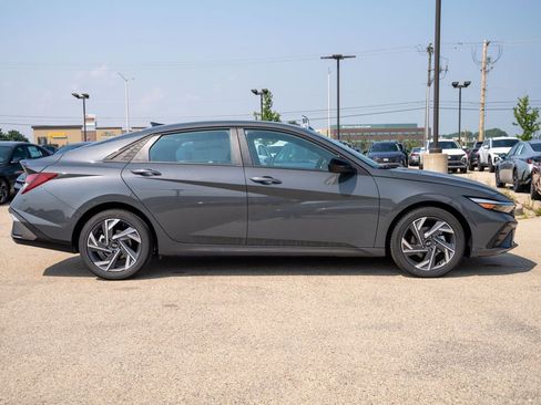 New 2025 Hyundai Elantra Sport image 8