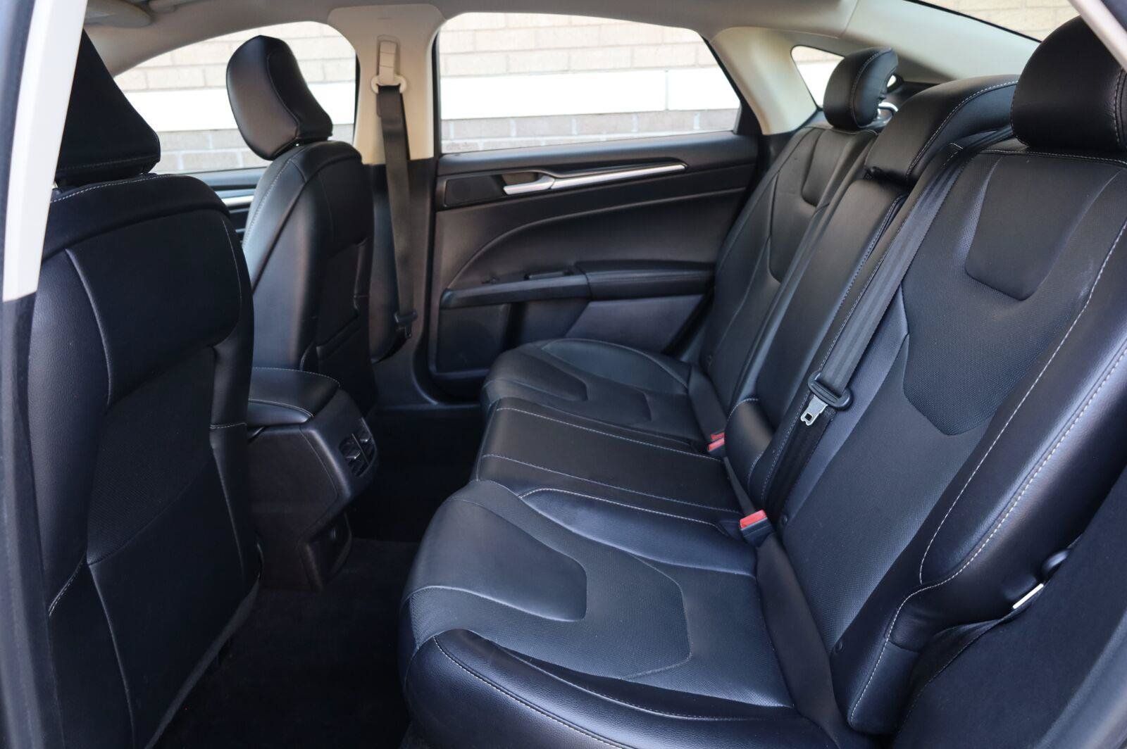 Used 2020 Ford Fusion Titanium FWD image 21