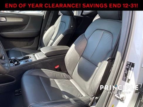 Certified 2023 Volvo XC40 B4 Core w/ Protection Package Premier image 15