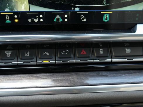 New 2026 Chevrolet Silverado 3500 LTZ w/ LTZ Plus Package AWD/4WD image 18