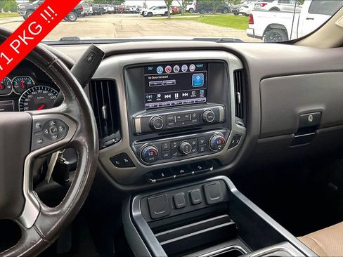 Used 2018 Chevrolet Silverado 1500 LT w/ All Star Edition AWD/4WD image 6