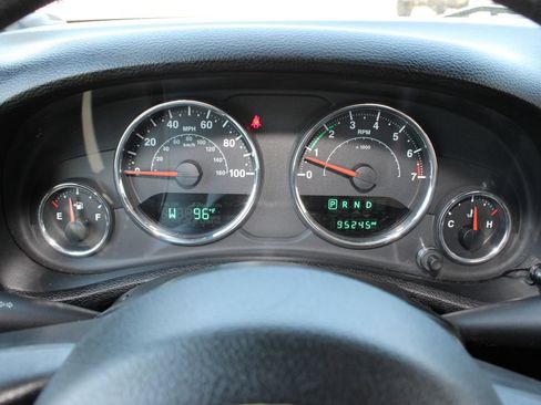 Used 2015 Jeep Wrangler Sport AWD/4WD image 10