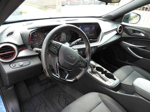 Used 2025 Chevrolet Trax RS w/ Driver Confidence Package FWD image 14