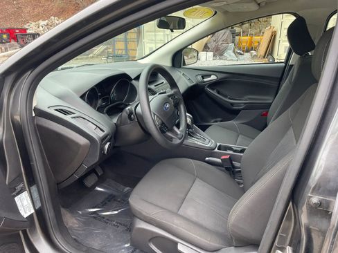 Used 2015 Ford Focus SE w/ Reverse Sensing Package image 5