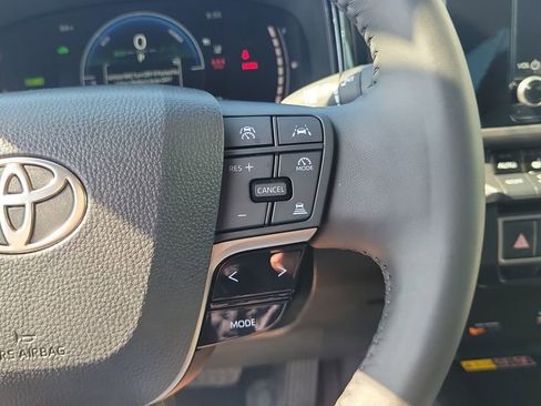 Used 2025 Toyota Camry LE w/ Convenience Package FWD image 21