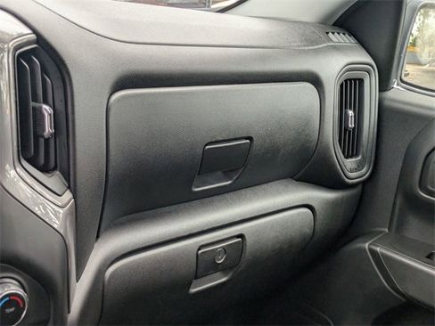 Used 2020 Chevrolet Silverado 1500 Custom w/ Custom Value Package image 17