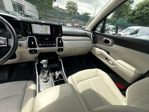 Used 2023 Kia Sorento S w/ Panoramic Sunroof Package AWD/4WD image 27