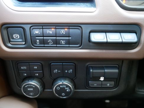 Certified 2024 Chevrolet Tahoe High Country image 26