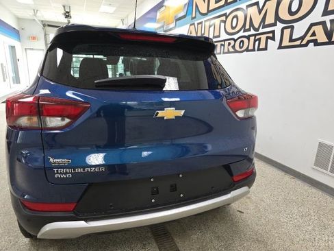 Used 2021 Chevrolet TrailBlazer LT w/ Sun and Liftgate Package image 6