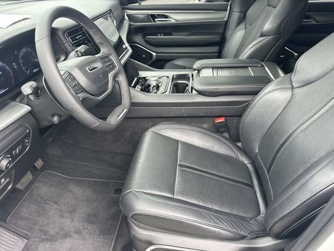 Used 2024 Jeep Wagoneer Series II AWD/4WD image 19