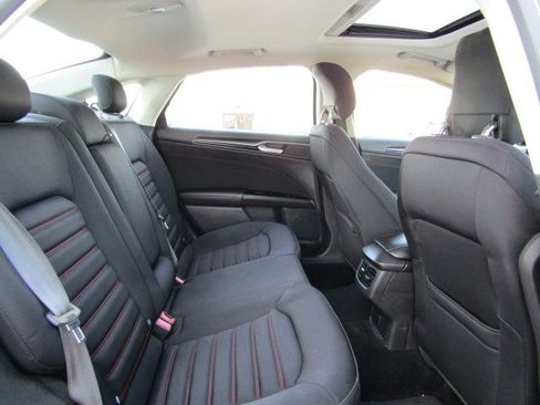 Used 2013 Ford Fusion SE image 18