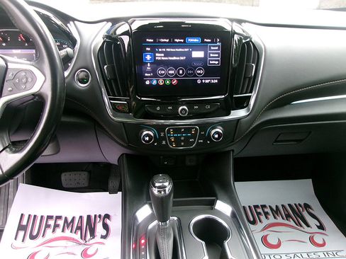 Used 2020 Chevrolet Traverse LT w/ LT Premium Package image 18