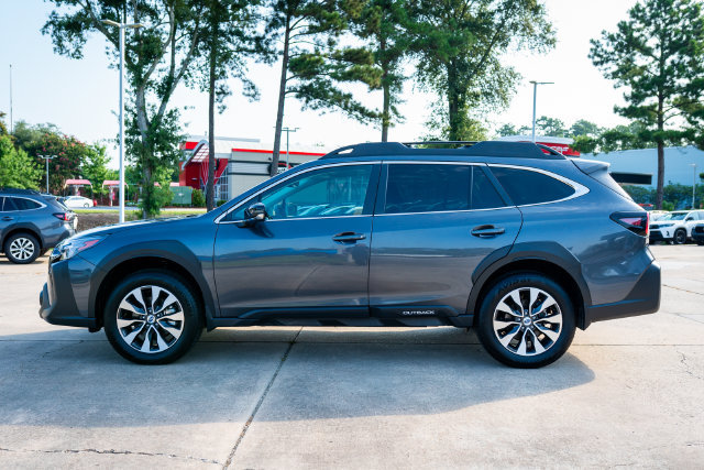 Certified 2025 Subaru Outback Limited AWD/4WD image 2