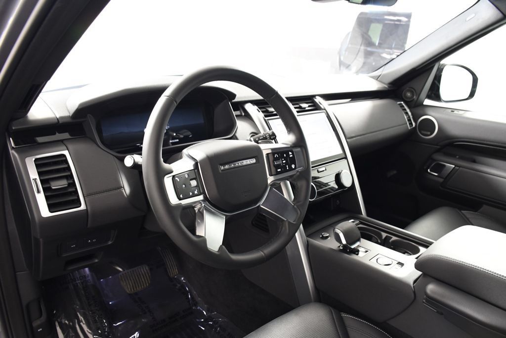 Certified 2025 Land Rover Discovery S AWD/4WD image 12