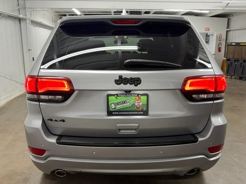 Used 2015 Jeep Grand Cherokee Altitude AWD/4WD image 6