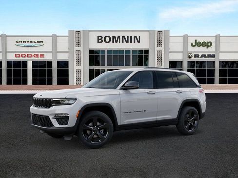 New 2025 Jeep Grand Cherokee Limited w/ Black Appearance Package image 2