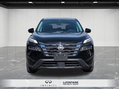 Used 2025 Nissan Rogue SV image 8