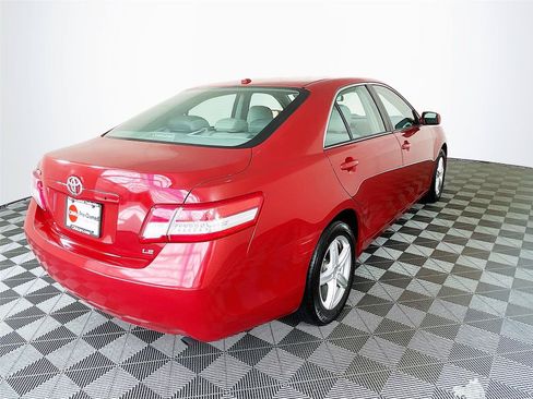 Used 2011 Toyota Camry LE FWD image 9