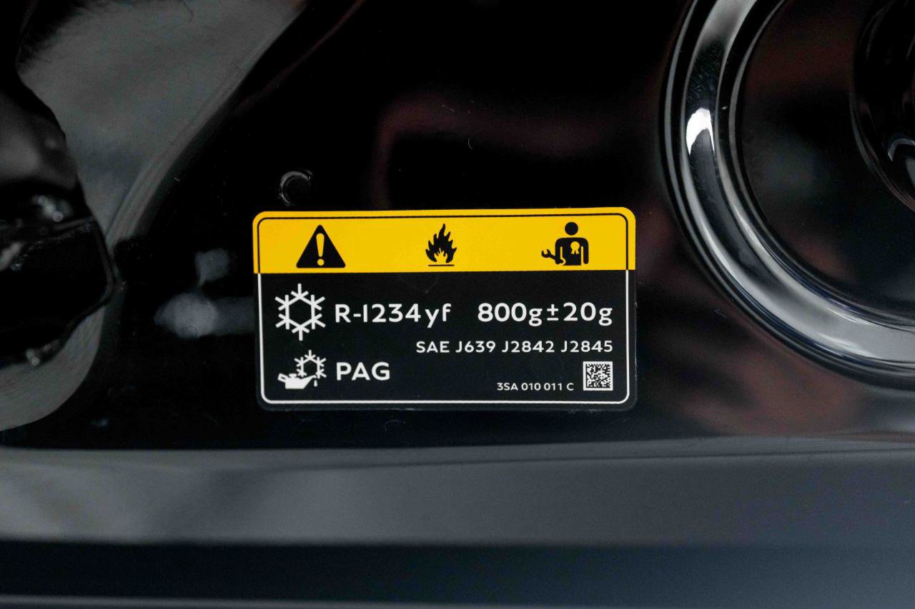 Used 2025 Bentley Flying Spur Plug-In Hybrid AWD/4WD image 90