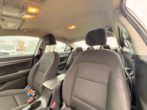 Used 2019 Hyundai Elantra SE w/ Cargo Package image 24