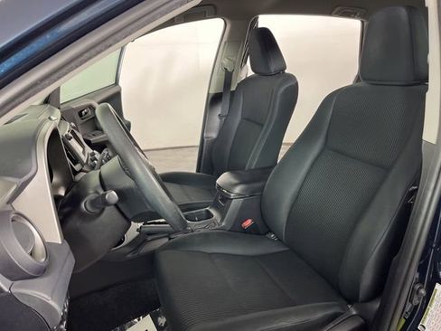 Used 2017 Toyota RAV4 LE FWD image 19