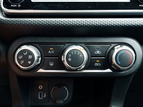 New 2025 Nissan Kicks Play S image 14