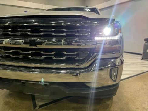 Used 2016 Chevrolet Silverado 1500 LT w/ LPO, Black Pack image 5