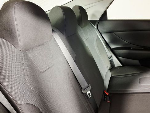 Certified 2023 Hyundai Elantra SE FWD image 12