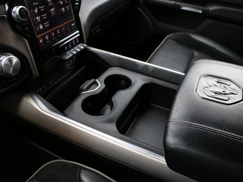 Used 2019 RAM 1500 Laramie AWD/4WD image 26