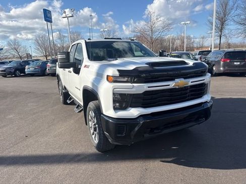 Used 2024 Chevrolet Silverado 2500 Custom w/ Custom Convenience Package image 5