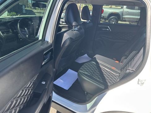 Used 2022 Mitsubishi Outlander SEL image 16