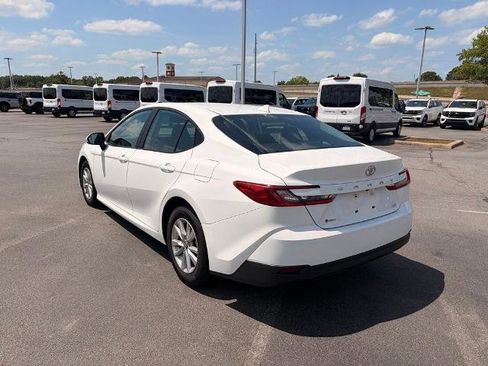 Used 2025 Toyota Camry LE FWD image 5