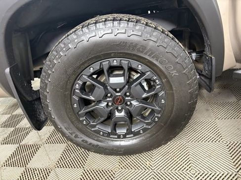 Used 2023 Nissan Frontier PRO-4X w/ Pro-4X Premium Package image 28