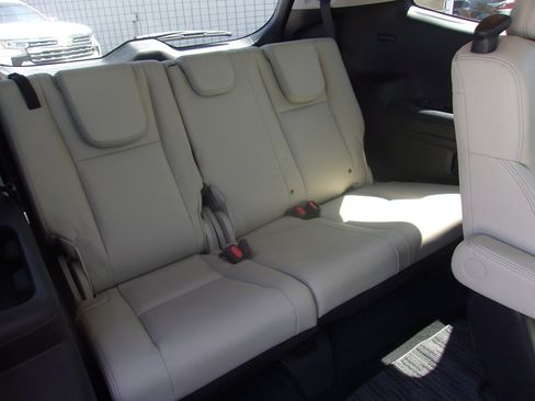 Used 2022 Subaru Ascent Limited AWD/4WD image 15