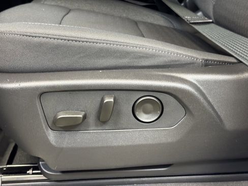 New 2026 GMC Sierra 1500 SLE image 12