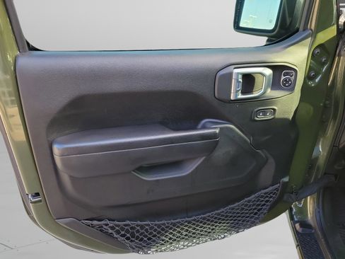 Used 2021 Jeep Gladiator Sport image 26