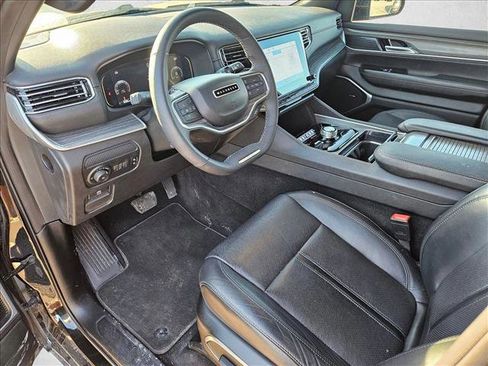 Used 2024 Jeep Wagoneer Series II image 9